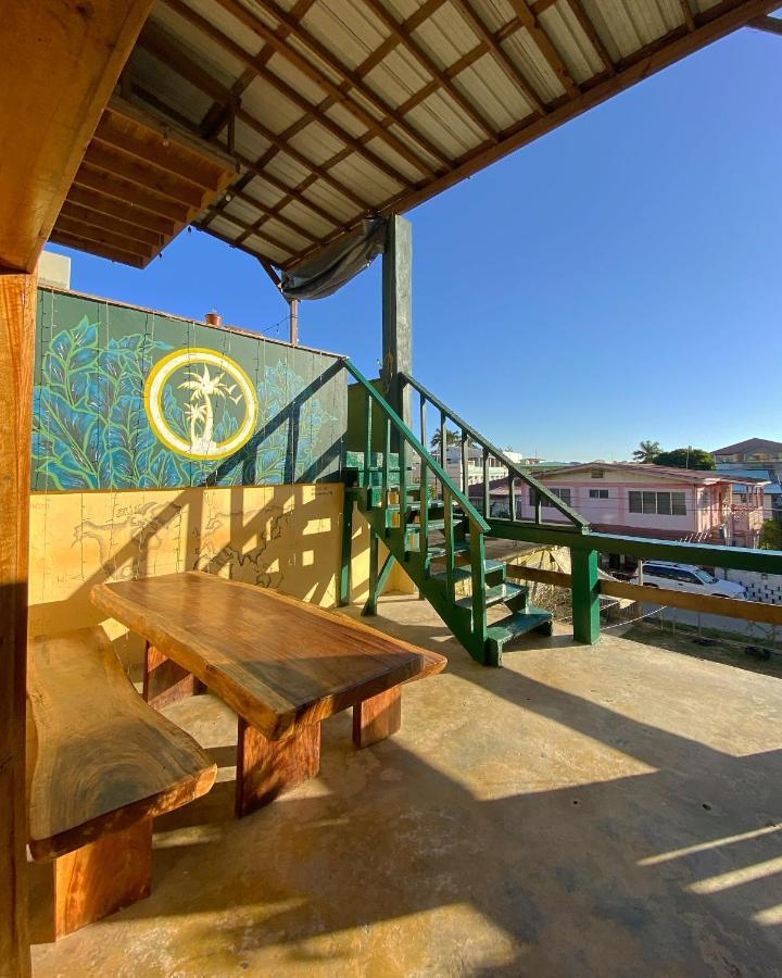Bella'S Backpackers Cayo Hostel San Ignacio Exterior foto
