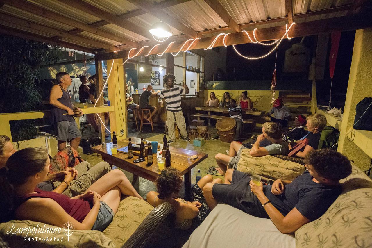 Bella'S Backpackers Cayo Hostel San Ignacio Exterior foto